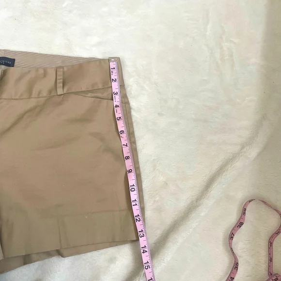 🛍️3/$25 SALE🛍️The Limited shinny khaki summer shorts - Picture 3 of 12
